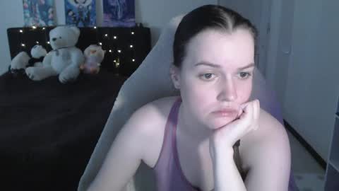 little__flowers online show from April 19, 9:31 am