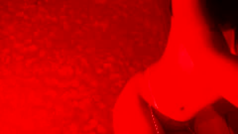 Snapshot of little_aphrodite2 chatting on December 27, 2:47 am Aliciaparaisss online show from December 27, 2:47 am