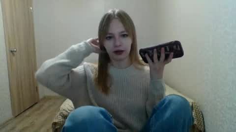 Snapshot of little_mariaa chatting on September 18, 5:22 pm Maria online show from September 18, 5:22 pm