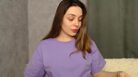 Snapshot of little_mia__ chatting on December 3, 8:17 pm Mia Im online every day 1530 PM in New York 2030 PM in London online show from December 3, 8:17 pm