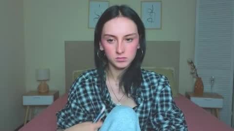 little_mollee online show from October 10, 2:33 pm