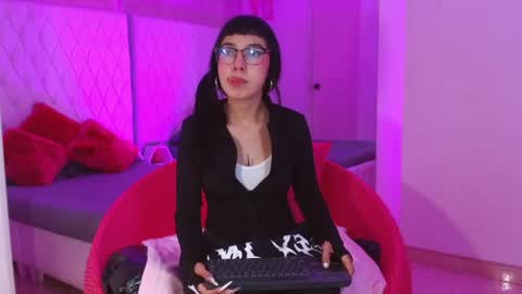 Paulette online show from June 14, 4:24 am