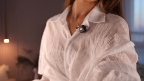 Snapshot of little_poetry chatting on October 1, 2:55 pm Kiki online show from October 1, 2:55 pm