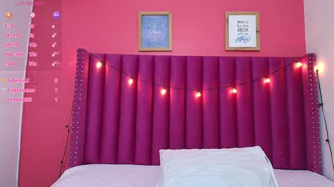 Snapshot of littlee_emilyy_ chatting on January 23, 3:05 am Emily online show from January 23, 3:05 am