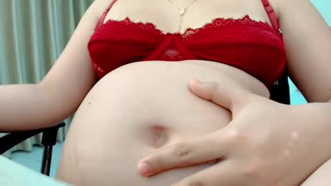 Snapshot of littlemolly_pregnant chatting on September 13, 11:46 pm Sarahs Room online show from September 13, 11:46 pm
