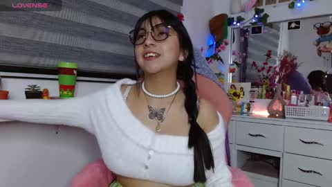 Snapshot of littlerouse_ chatting on January 5, 1:13 am Ruby Rouse online show from January 5, 1:13 am