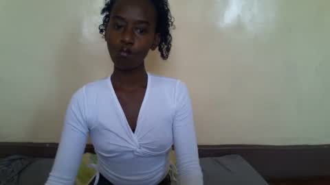 Snapshot of littlesandie chatting on December 23, 4:33 am littlesandie online show from December 23, 4:33 am