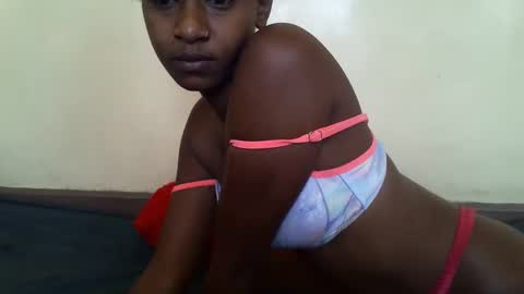 Snapshot of littlesandie chatting on October 9, 6:39 am littlesandie online show from October 9, 6:39 am