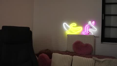 littlestellaspark online show from January 29, 11:35 pm