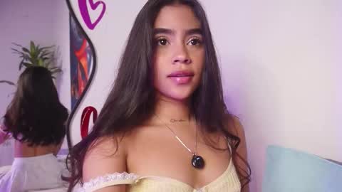 littletammy_ online show from November 26, 3:02 pm