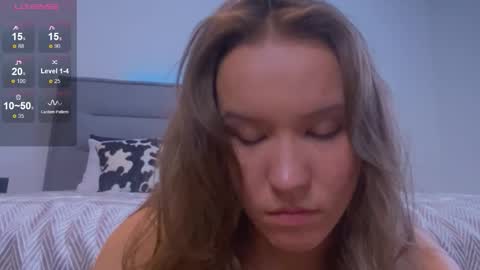 Snapshot of lively_luna chatting on October 12, 4:15 am Luna online show from October 12, 4:15 am
