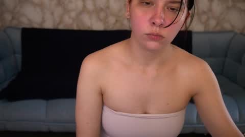 liviashy online show from April 17, 1:13 pm