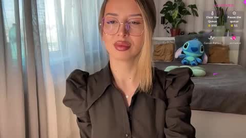 OnlyFans livia77   twitter liv20 4u online show from March 10, 7:45 am