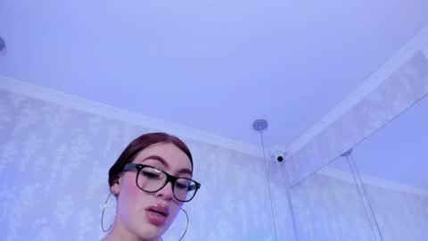 LIZ LUNNA online show from July 29, 9:15 pm