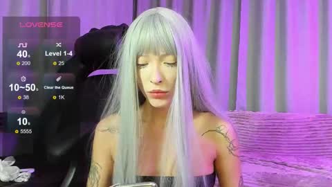 LizaLure online show from October 5, 8:03 pm