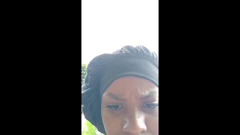 liz online show from December 30, 6:49 pm