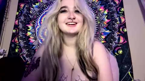 Lizz  online show from February 22, 10:37 pm