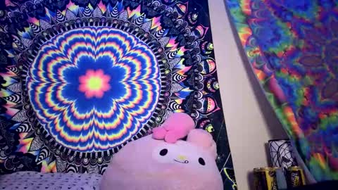 Lizz  online show from February 11, 5:50 pm