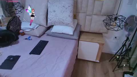 Snapshot of lizz_tender chatting on October 19, 11:56 am Lizz online show from October 19, 11:56 am