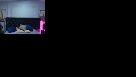 Snapshot of lizz_tender chatting on February 22, 2:27 pm Lizz online show from February 22, 2:27 pm