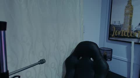 Snapshot of lizz_tender chatting on December 31, 11:20 am Lizz online show from December 31, 11:20 am