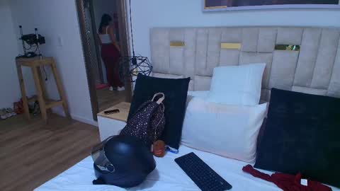 Snapshot of lizz_tender chatting on October 9, 11:58 am Lizz online show from October 9, 11:58 am