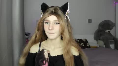 lizza_a online show from April 10, 5:19 pm