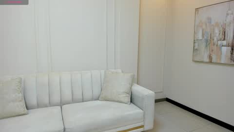 Lizzi  online show from April 11, 11:58 am