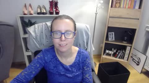 Lizzy online show from October 23, 4:51 am