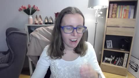 Lizzy online show from November 19, 6:46 am