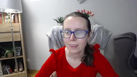 Lizzy online show from April 13, 4:25 am