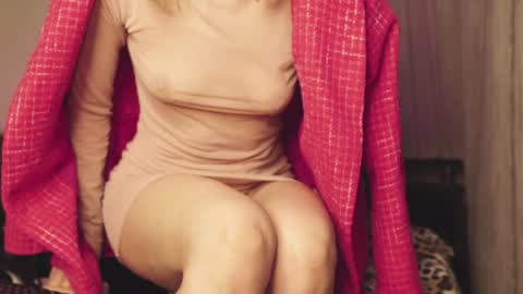 Mila online show from September 28, 9:09 pm