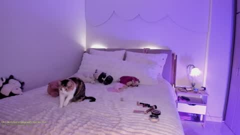 Kloe see you 28-11  to celebrate my birthday online show from May 25, 11:59 pm