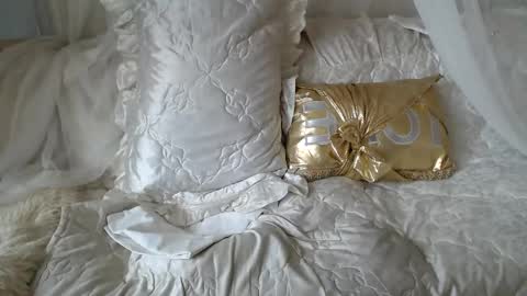 Lilu online show from May 21, 6:44 am