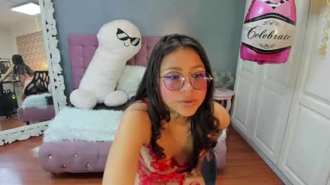 Lola  online show from October 1, 1:16 pm