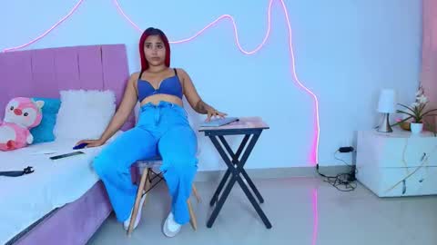 lola_lustrum online show from May 16, 2:16 pm