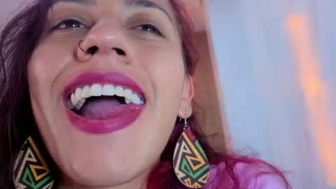 Lola online show from June 9, 9:03 pm