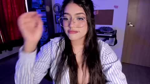 lolaasmith_21 online show from October 3, 10:15 pm