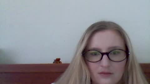lolaglamour_ online show from June 26, 3:02 pm