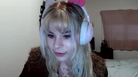 Lola Lixx online show from May 16, 12:02 am