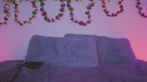  Lola  online show from November 19, 10:43 pm