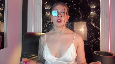 Lola online show from October 23, 11:38 am