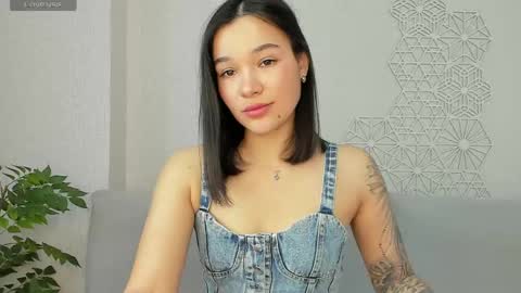 lolly_turner online show from April 8, 5:09 am