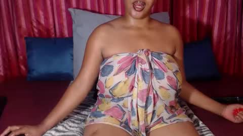 Snapshot of londylicious34 chatting on October 2, 2:05 am londylicious34 online show from October 2, 2:05 am