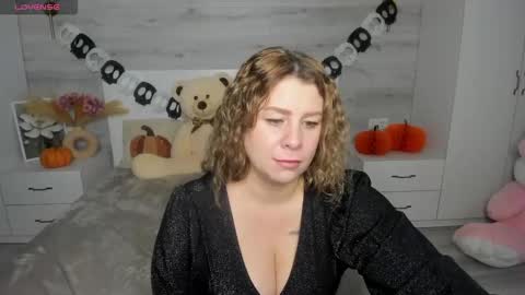 lorablaze online show from October 24, 1:18 pm
