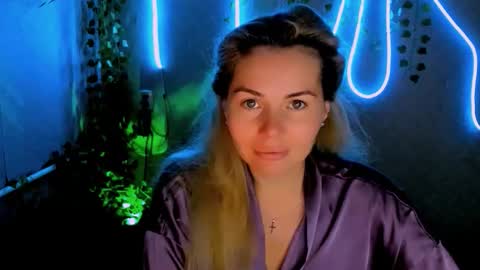 Lora online show from September 18, 2:32 am