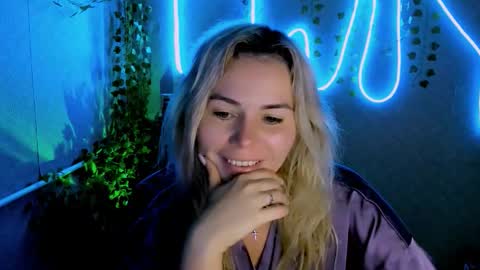 Lora online show from September 22, 2:32 am