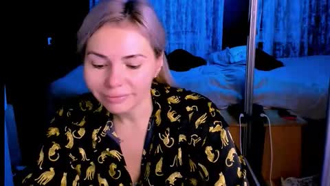 Lora online show from October 20, 2:36 am