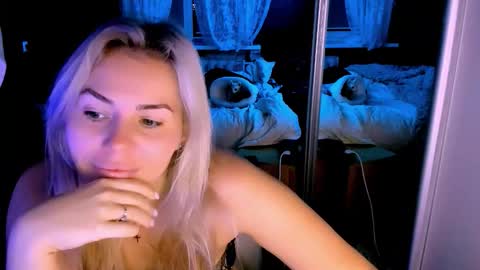 Lora online show from October 9, 2:48 am