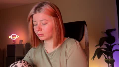 loraloveu online show from March 4, 10:27 pm